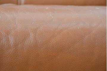 中古　国産職人手作り　アサヒ木工　本革(一部合皮)　木肘が印象的な2人掛けソファ　定価約24万円　(R-087253)