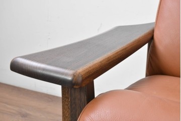 中古　国産職人手作り　アサヒ木工　本革(一部合皮)　木肘が印象的な2人掛けソファ　定価約24万円　(R-087253)