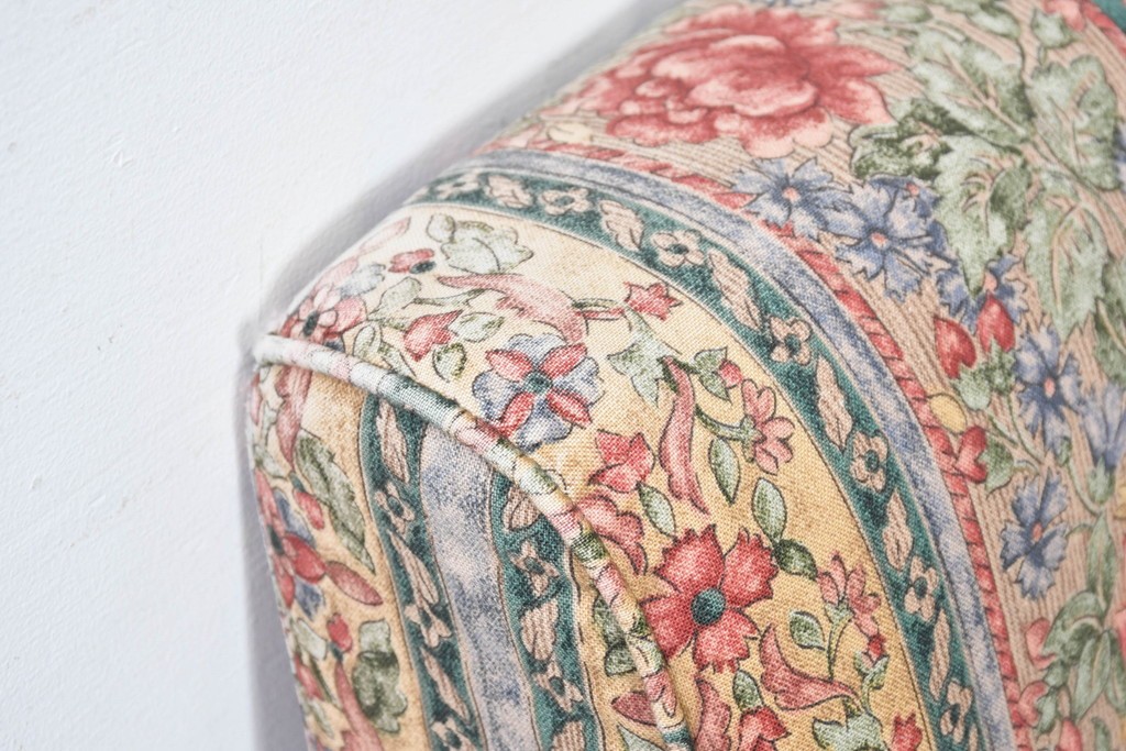 中古　カントリーハウス　Brugge(ブルージュ)　優雅な花鳥柄の一人掛けソファ　定価約19万円　(R-087255)