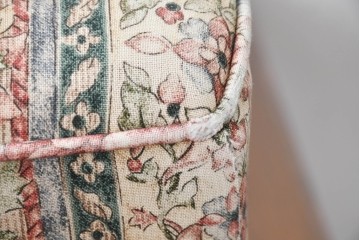 中古　カントリーハウス　Brugge(ブルージュ)　優雅な花鳥柄の一人掛けソファ　定価約19万円　(R-087255)