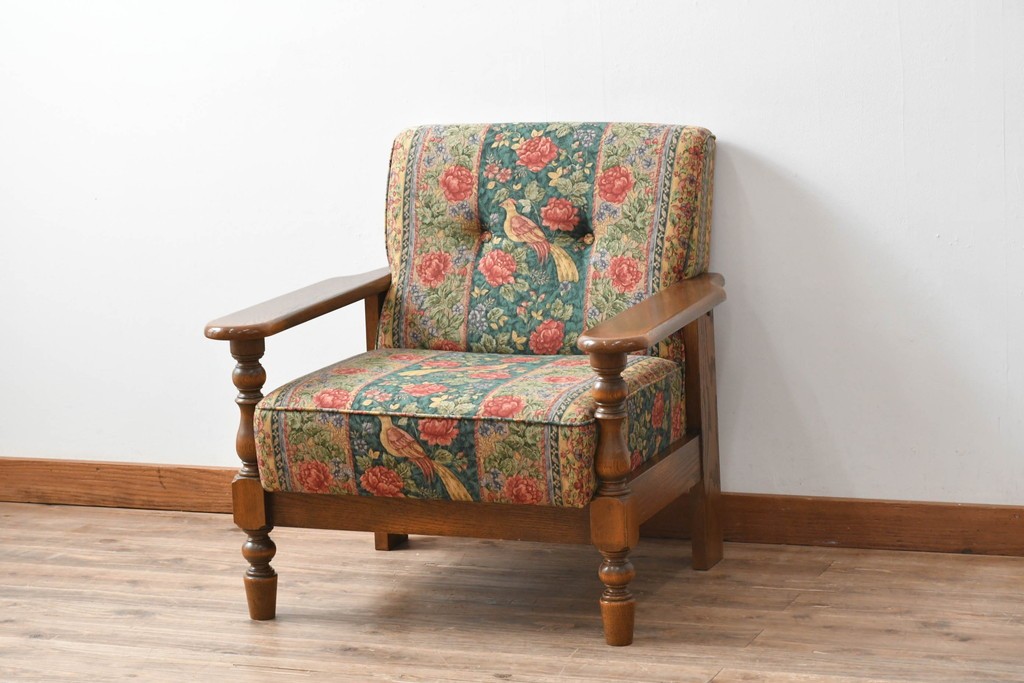 中古　三越家具　COUNTRY HOUSE(カントリーハウス)　Brugge(ブルージュ)　優雅な花鳥柄の一人掛けソファ　定価約19万円　(R-087255)