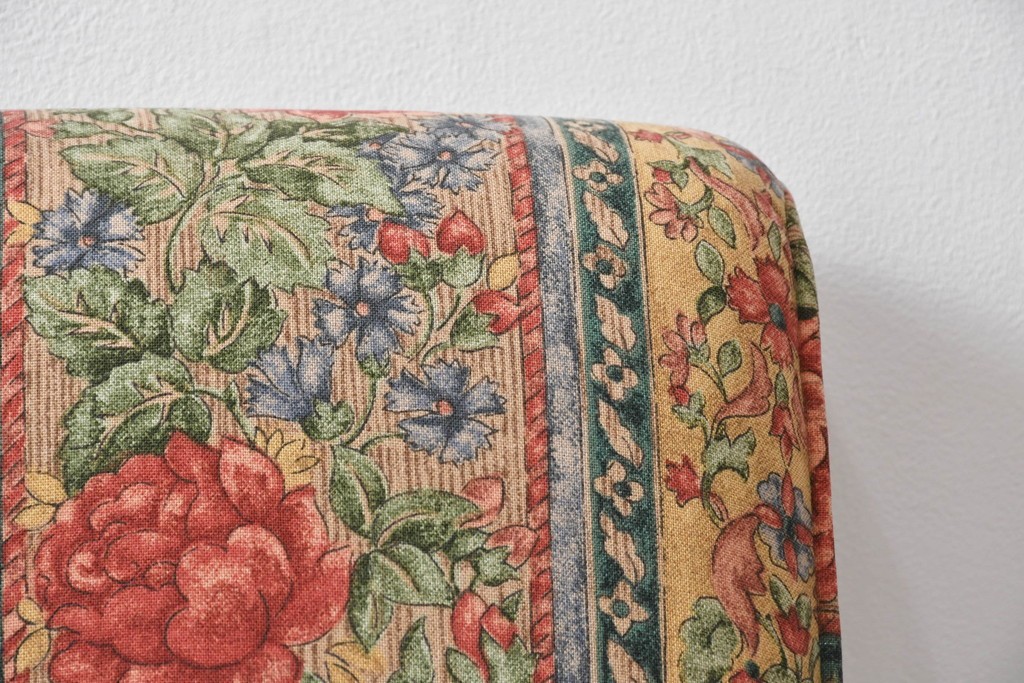 中古　三越家具　COUNTRY HOUSE(カントリーハウス)　Brugge(ブルージュ)　優雅な花鳥柄の一人掛けソファ　定価約19万円　(R-087255)