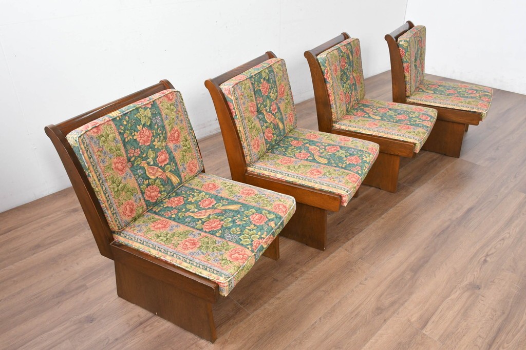 中古　カントリーハウス　Brugge(ブルージュ)　華やかな花鳥柄のラウンジチェア4脚　セット定価約41万円　(R-087256)