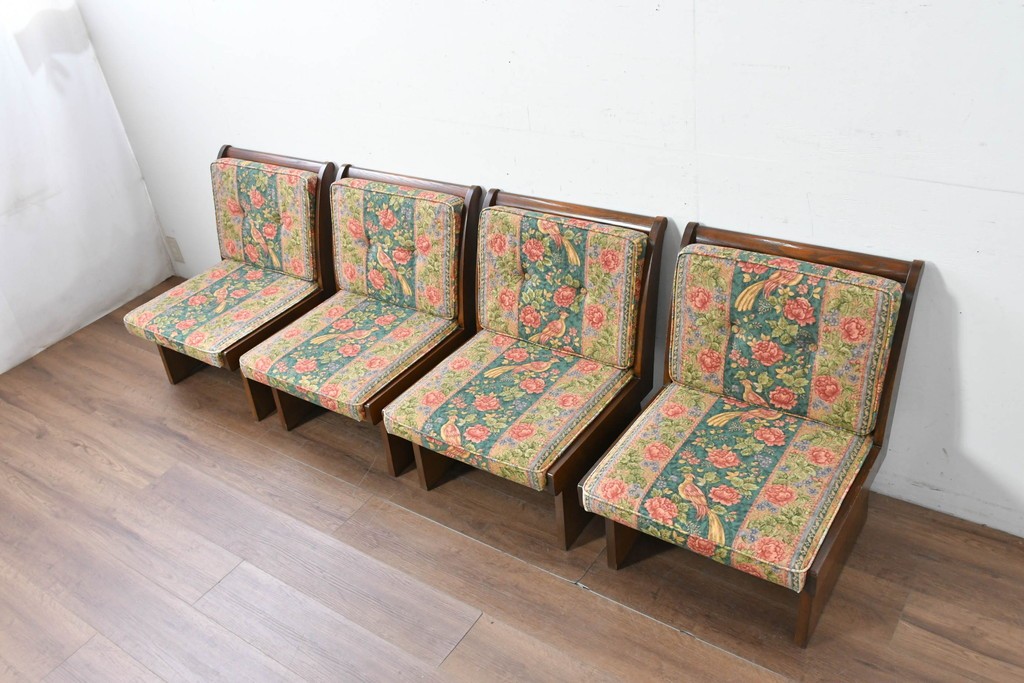 中古　カントリーハウス　Brugge(ブルージュ)　華やかな花鳥柄のラウンジチェア4脚　セット定価約41万円　(R-087256)
