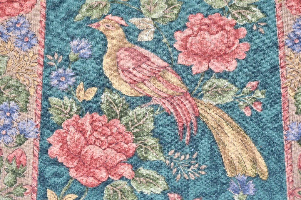 中古　カントリーハウス　Brugge(ブルージュ)　華やかな花鳥柄のラウンジチェア4脚　セット定価約41万円　(R-087256)