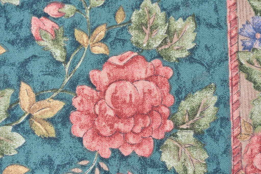 中古　カントリーハウス　Brugge(ブルージュ)　華やかな花鳥柄のラウンジチェア4脚　セット定価約41万円　(R-087256)