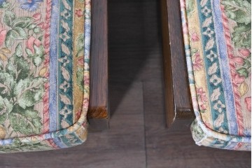 中古　カントリーハウス　Brugge(ブルージュ)　華やかな花鳥柄のラウンジチェア4脚　セット定価約41万円　(R-087256)