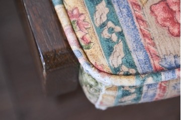 中古　カントリーハウス　Brugge(ブルージュ)　華やかな花鳥柄のラウンジチェア4脚　セット定価約41万円　(R-087256)