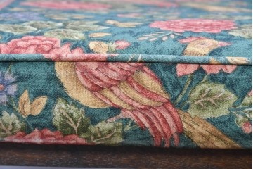 中古　カントリーハウス　Brugge(ブルージュ)　華やかな花鳥柄のラウンジチェア4脚　セット定価約41万円　(R-087256)