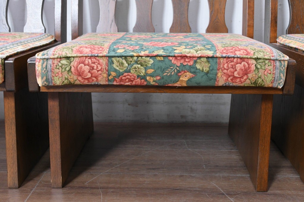 中古　カントリーハウス　Brugge(ブルージュ)　華やかな花鳥柄のラウンジチェア4脚　セット定価約41万円　(R-087256)