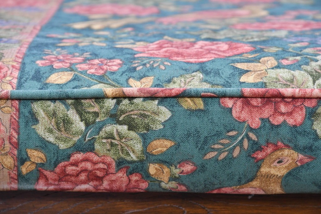 中古　カントリーハウス　Brugge(ブルージュ)　華やかな花鳥柄のラウンジチェア4脚　セット定価約41万円　(R-087256)