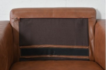 中古　美品　IDC大塚家具取り扱い　ゆったりくつろげる一人掛けレザーソファ2脚セット　(R-087257)