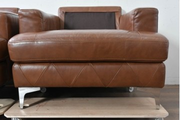 中古　美品　IDC大塚家具取り扱い　ゆったりくつろげる一人掛けレザーソファ2脚セット　(R-087257)