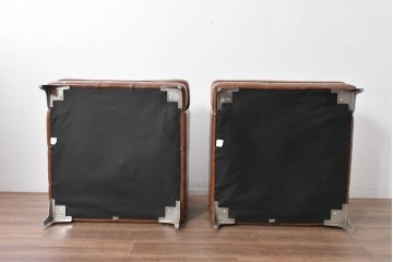 中古　美品　IDC大塚家具取り扱い　ゆったりくつろげる一人掛けレザーソファ2脚セット　(R-087257)