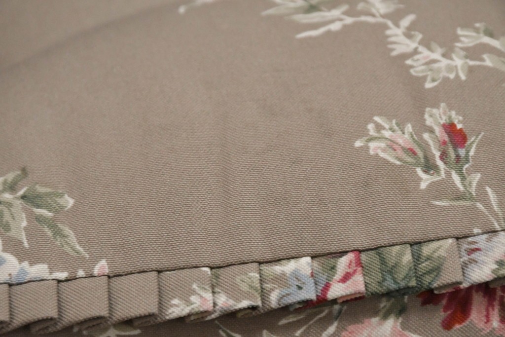 中古　美品　飛騨産業　キツツキ　穂高シリーズ　花柄とフリルが華やかな1人掛けソファ5脚セット　定価(5脚合計)約65万円　(R-087258)