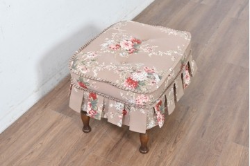 中古　美品　飛騨産業　キツツキ　穂高シリーズ　花柄とフリルが華やかなオットマン　(R-087259)