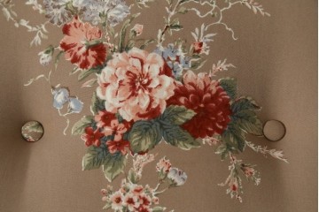 中古　美品　飛騨産業　キツツキ　穂高シリーズ　花柄とフリルが華やかなオットマン　(R-087259)