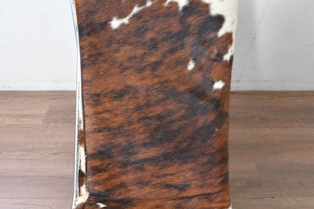 中古　リプロダクト品　Le Corbusier(ル・コルビュジエ)デザイン　LC4　本革　洗練されたフォルムのシェーズロング　(R-087260)