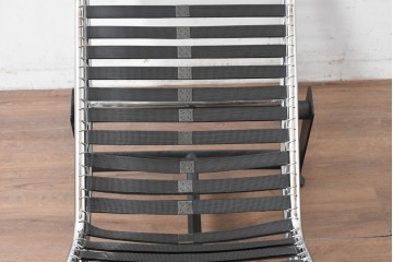 中古　リプロダクト品　Le Corbusier(ル・コルビュジエ)デザイン　LC4　本革　洗練されたフォルムのシェーズロング　(R-087260)