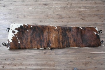 中古　リプロダクト品　Le Corbusier(ル・コルビュジエ)デザイン　LC4　本革　洗練されたフォルムのシェーズロング　(R-087260)