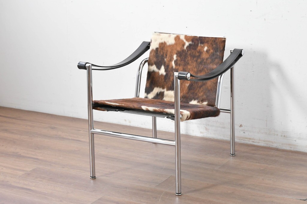 中古　Cassina(カッシーナ)　ル・コルビュジエ(Le Corbusier)　ピエール・ジャンヌレ(Pierre Jeanneret)　シャルロット・ペリアン(Charlotte Perriand)　LC1　スリングチェア　現行定価約78万円　(R-087261)