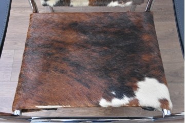 中古　Cassina(カッシーナ)　ル・コルビュジエ(Le Corbusier)　ピエール・ジャンヌレ(Pierre Jeanneret)　シャルロット・ペリアン(Charlotte Perriand)　LC1　スリングチェア　現行定価約78万円　(R-087261)