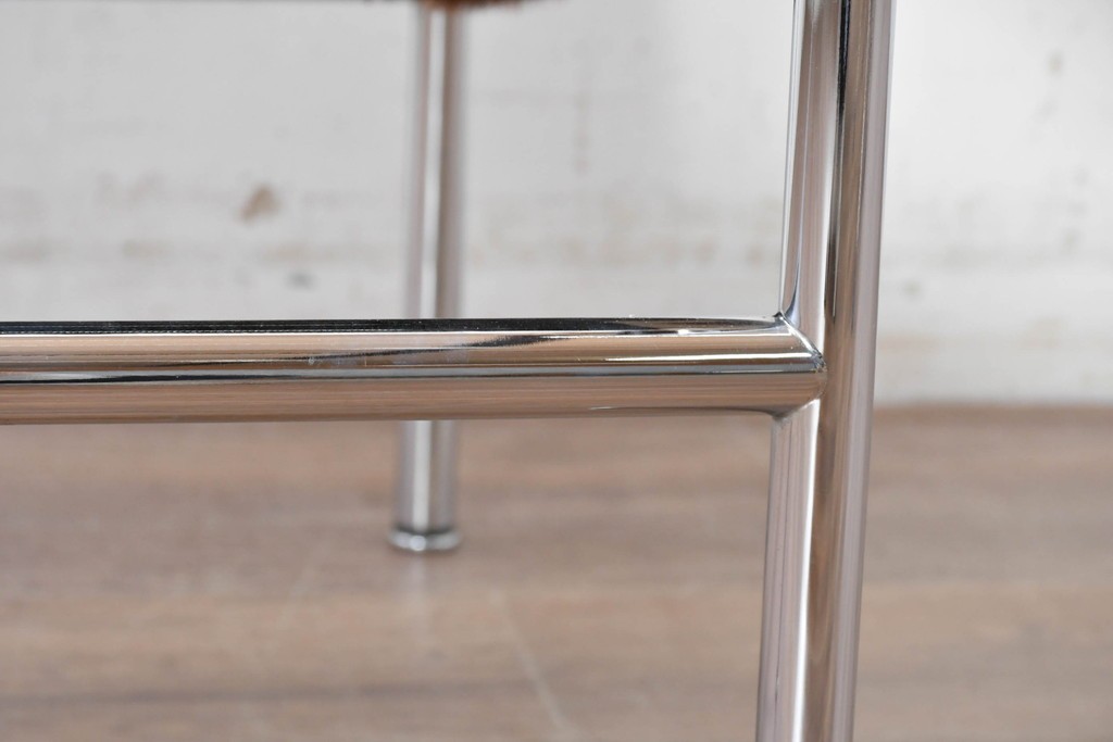 中古　Cassina(カッシーナ)　ル・コルビュジエ(Le Corbusier)　ピエール・ジャンヌレ(Pierre Jeanneret)　シャルロット・ペリアン(Charlotte Perriand)　LC1　スリングチェア　現行定価約78万円　(R-087261)