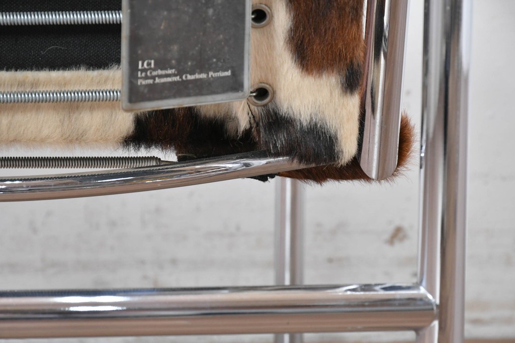 中古　Cassina(カッシーナ)　ル・コルビュジエ(Le Corbusier)　ピエール・ジャンヌレ(Pierre Jeanneret)　シャルロット・ペリアン(Charlotte Perriand)　LC1　スリングチェア　現行定価約78万円　(R-087261)