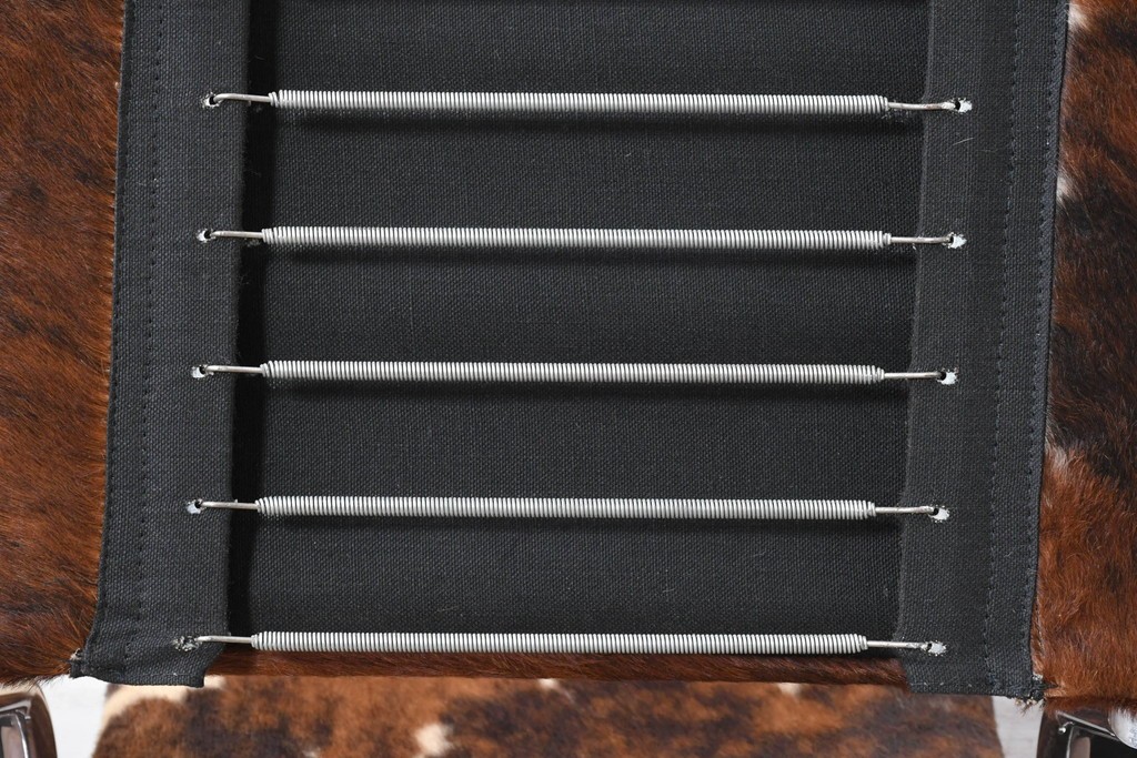 中古　Cassina(カッシーナ)　ル・コルビュジエ(Le Corbusier)　ピエール・ジャンヌレ(Pierre Jeanneret)　シャルロット・ペリアン(Charlotte Perriand)　LC1　スリングチェア　現行定価約78万円　(R-087261)