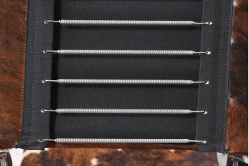 中古　Cassina(カッシーナ)　ル・コルビュジエ(Le Corbusier)　ピエール・ジャンヌレ(Pierre Jeanneret)　シャルロット・ペリアン(Charlotte Perriand)　LC1　スリングチェア　現行定価約78万円　(R-087261)