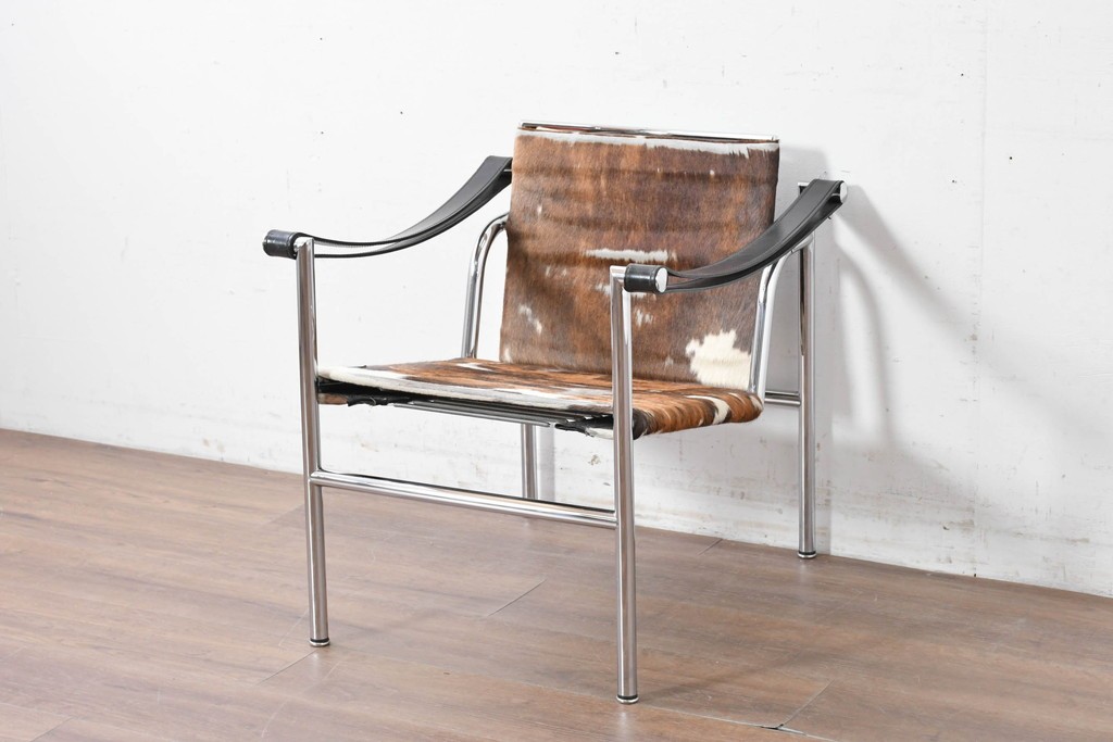 中古　Cassina(カッシーナ)　ル・コルビュジエ(Le Corbusier)　ピエール・ジャンヌレ(Pierre Jeanneret)　シャルロット・ペリアン(Charlotte Perriand)　LC1　スリングチェア　現行定価約78万円　(R-087262)