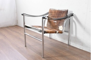 中古　Cassina(カッシーナ)　ル・コルビュジエ(Le Corbusier)　ピエール・ジャンヌレ(Pierre Jeanneret)　シャルロット・ペリアン(Charlotte Perriand)　LC1　スリングチェア　現行定価約78万円　(R-087262)