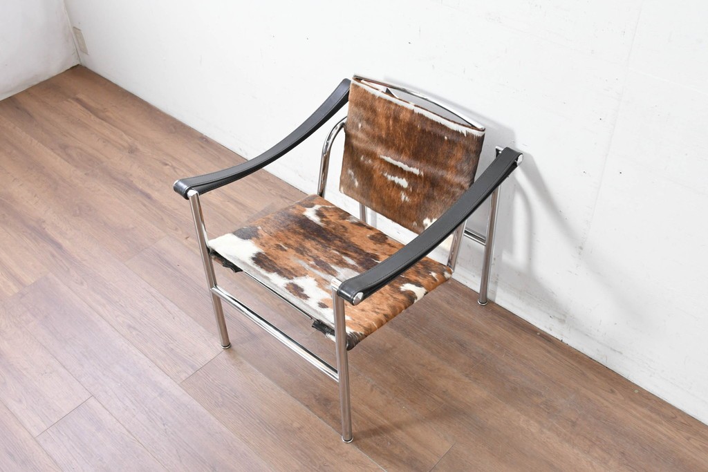 中古　Cassina(カッシーナ)　ル・コルビュジエ(Le Corbusier)　ピエール・ジャンヌレ(Pierre Jeanneret)　シャルロット・ペリアン(Charlotte Perriand)　LC1　スリングチェア　現行定価約78万円　(R-087262)