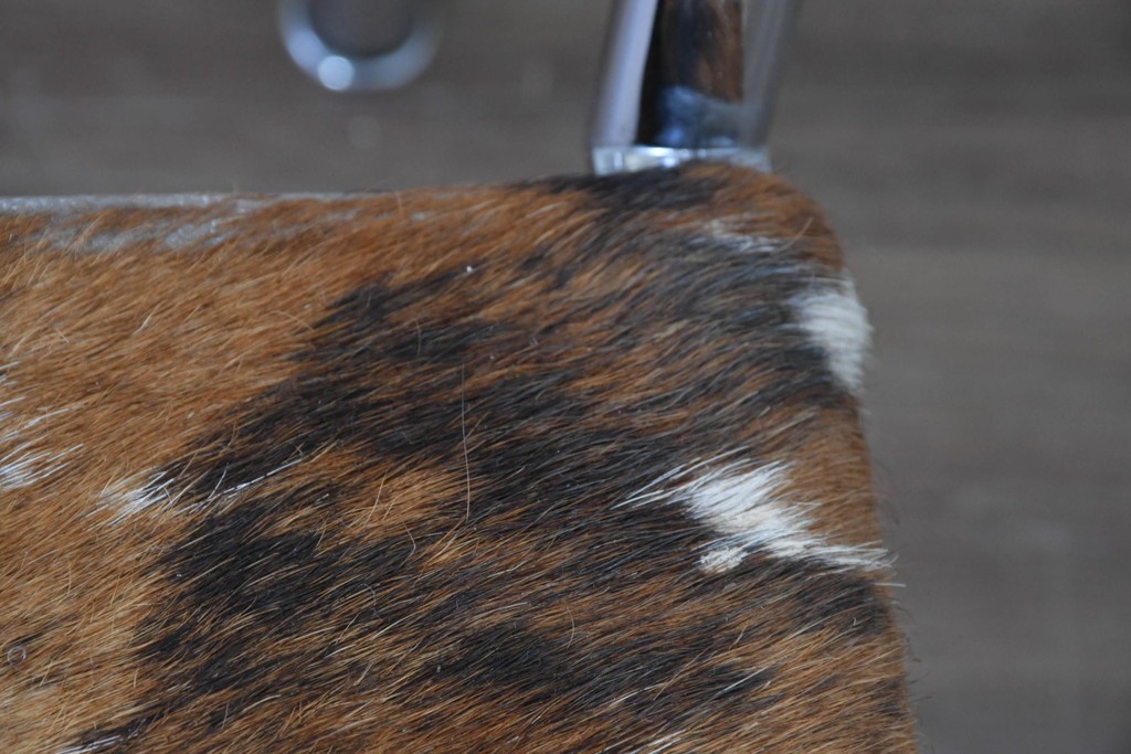 中古　Cassina(カッシーナ)　ル・コルビュジエ(Le Corbusier)　ピエール・ジャンヌレ(Pierre Jeanneret)　シャルロット・ペリアン(Charlotte Perriand)　LC1　スリングチェア　現行定価約78万円　(R-087262)