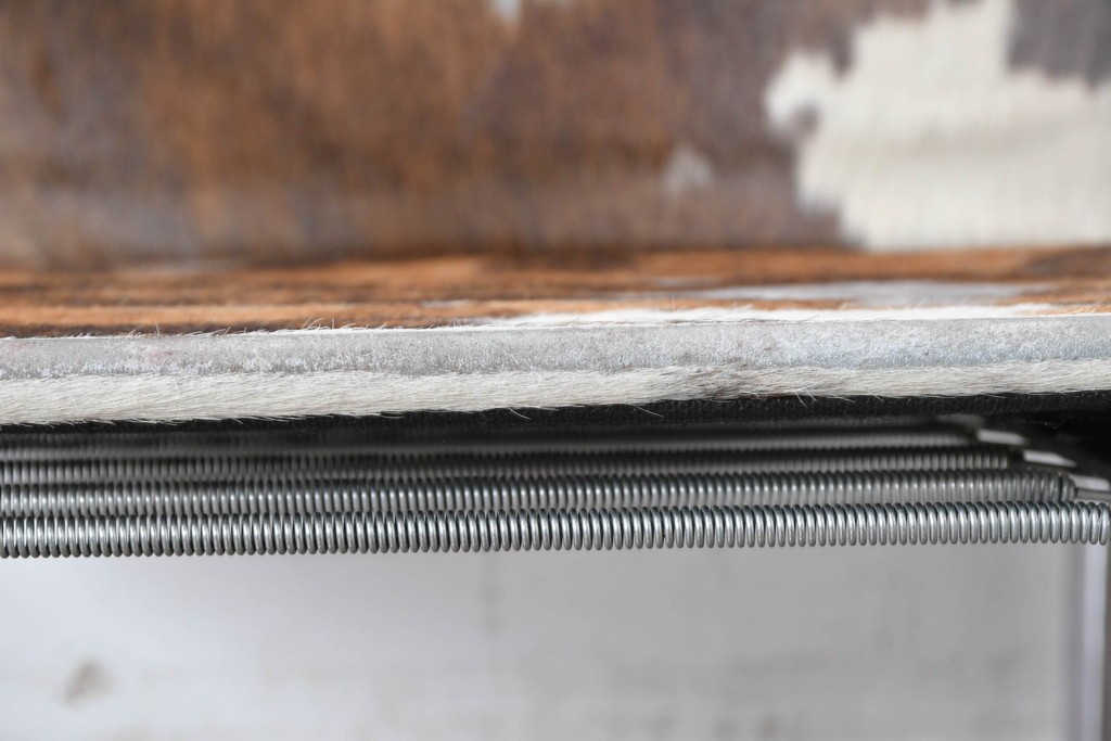 中古　Cassina(カッシーナ)　ル・コルビュジエ(Le Corbusier)　ピエール・ジャンヌレ(Pierre Jeanneret)　シャルロット・ペリアン(Charlotte Perriand)　LC1　スリングチェア　現行定価約78万円　(R-087262)