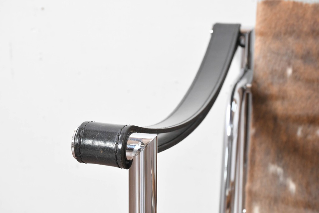 中古　Cassina(カッシーナ)　ル・コルビュジエ(Le Corbusier)　ピエール・ジャンヌレ(Pierre Jeanneret)　シャルロット・ペリアン(Charlotte Perriand)　LC1　スリングチェア　現行定価約78万円　(R-087262)