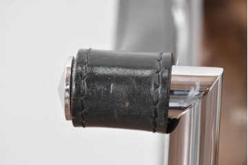 中古　Cassina(カッシーナ)　ル・コルビュジエ(Le Corbusier)　ピエール・ジャンヌレ(Pierre Jeanneret)　シャルロット・ペリアン(Charlotte Perriand)　LC1　スリングチェア　現行定価約78万円　(R-087262)