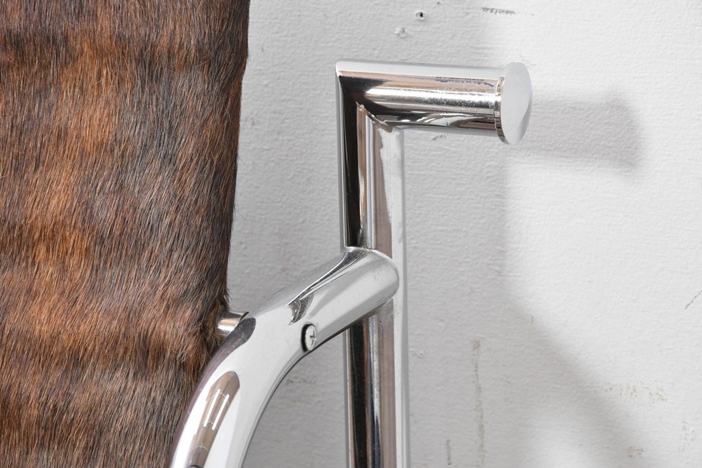 中古　Cassina(カッシーナ)　ル・コルビュジエ(Le Corbusier)　ピエール・ジャンヌレ(Pierre Jeanneret)　シャルロット・ペリアン(Charlotte Perriand)　LC1　スリングチェア　現行定価約78万円　(R-087262)