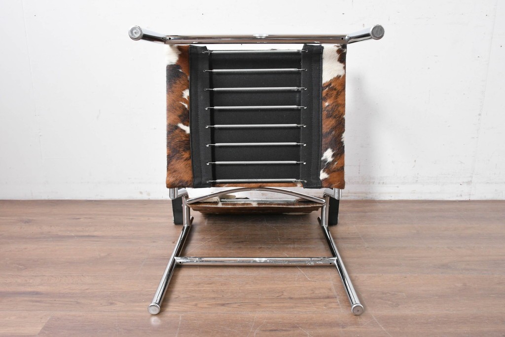 中古　Cassina(カッシーナ)　ル・コルビュジエ(Le Corbusier)　ピエール・ジャンヌレ(Pierre Jeanneret)　シャルロット・ペリアン(Charlotte Perriand)　LC1　スリングチェア　現行定価約78万円　(R-087262)