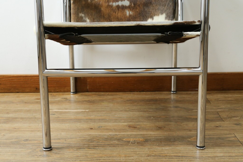 中古　Cassina(カッシーナ)　ル・コルビュジエ(Le Corbusier)　ピエール・ジャンヌレ(Pierre Jeanneret)　シャルロット・ペリアン(Charlotte Perriand)　LC1　スリングチェア　現行定価約78万円　(R-087262)