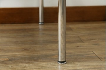 中古　Cassina(カッシーナ)　ル・コルビュジエ(Le Corbusier)　ピエール・ジャンヌレ(Pierre Jeanneret)　シャルロット・ペリアン(Charlotte Perriand)　LC1　スリングチェア　現行定価約78万円　(R-087262)