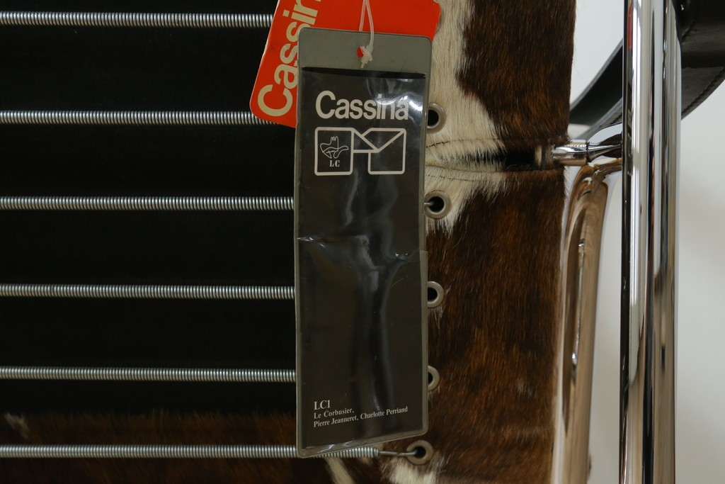 中古　Cassina(カッシーナ)　ル・コルビュジエ(Le Corbusier)　ピエール・ジャンヌレ(Pierre Jeanneret)　シャルロット・ペリアン(Charlotte Perriand)　LC1　スリングチェア　現行定価約78万円　(R-087262)