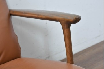 中古　美品　FUJI FURNITURE(冨士ファニチア)　Mysa(ミーサ)　上品でモダンなリクライニングチェアとスツールのセット　定価約24万円　(R-087263)