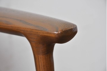 中古　美品　FUJI FURNITURE(冨士ファニチア)　Mysa(ミーサ)　上品でモダンなリクライニングチェアとスツールのセット　定価約24万円　(R-087263)