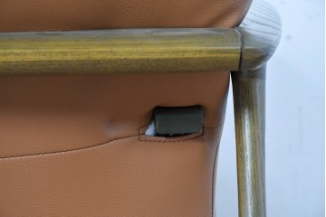 中古　美品　FUJI FURNITURE(冨士ファニチア)　Mysa(ミーサ)　上品でモダンなリクライニングチェアとスツールのセット　定価約24万円　(R-087263)