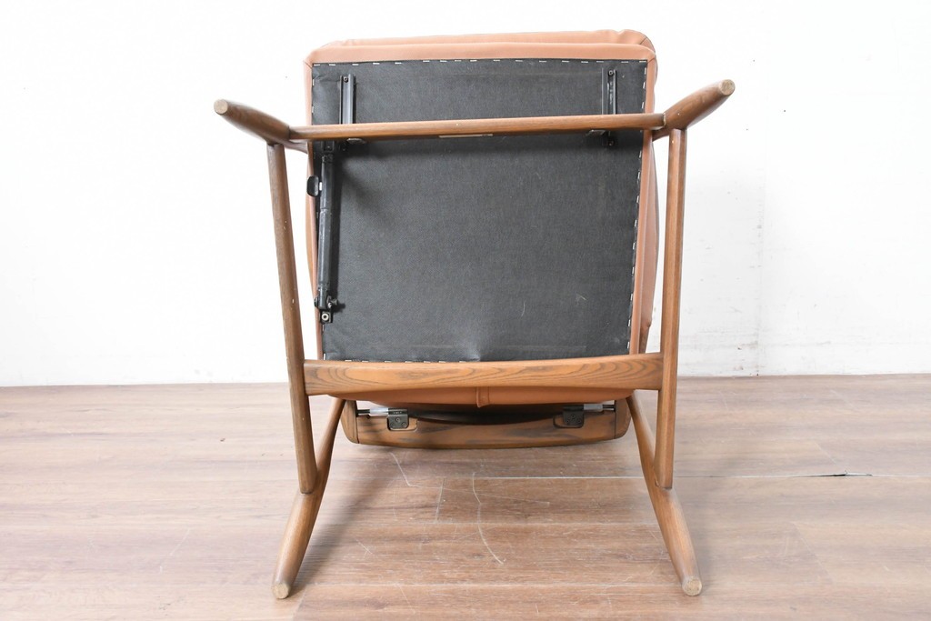 中古　美品　FUJI FURNITURE(冨士ファニチア)　Mysa(ミーサ)　上品でモダンなリクライニングチェアとスツールのセット　定価約24万円　(R-087263)