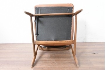 中古　美品　FUJI FURNITURE(冨士ファニチア)　Mysa(ミーサ)　上品でモダンなリクライニングチェアとスツールのセット　定価約24万円　(R-087263)