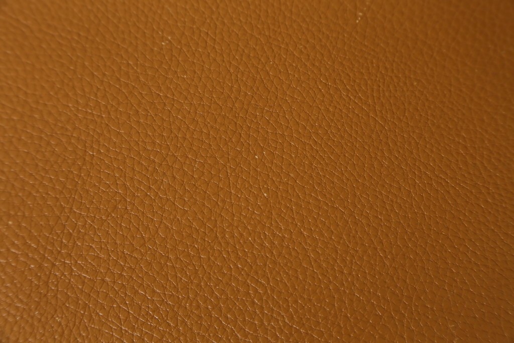 中古　美品　FUJI FURNITURE(冨士ファニチア)　Mysa(ミーサ)　上品でモダンなリクライニングチェアとスツールのセット　定価約24万円　(R-087263)