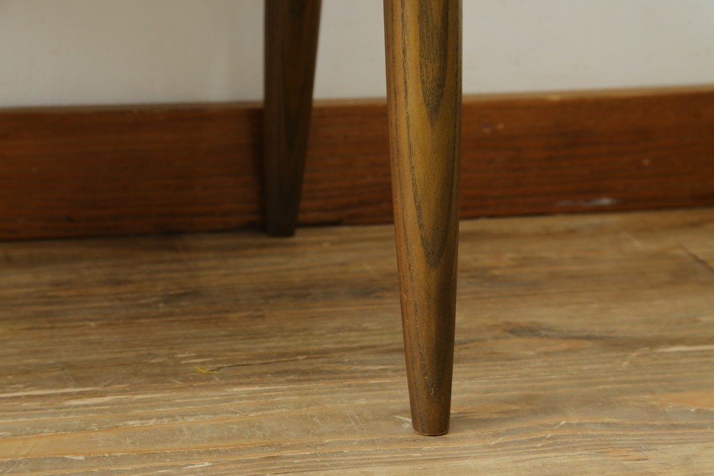 中古　美品　FUJI FURNITURE(冨士ファニチア)　Mysa(ミーサ)　上品でモダンなリクライニングチェアとスツールのセット　定価約24万円　(R-087263)