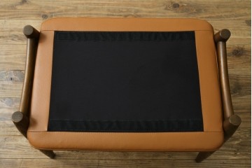 中古　美品　FUJI FURNITURE(冨士ファニチア)　Mysa(ミーサ)　上品でモダンなリクライニングチェアとスツールのセット　定価約24万円　(R-087263)